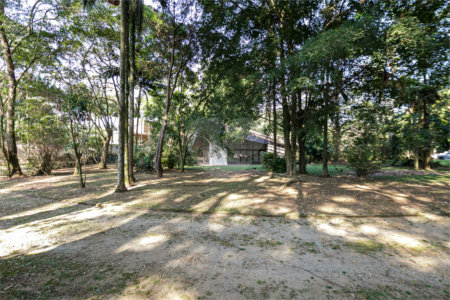 Casa à venda com 5 quartos, sendo 3 suítes, no condomínio Chácara Flora, São Paulo - SP