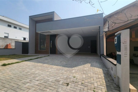 Casa à venda com 3 suítes no condomínio Vita Verdi, Valinhos - SP