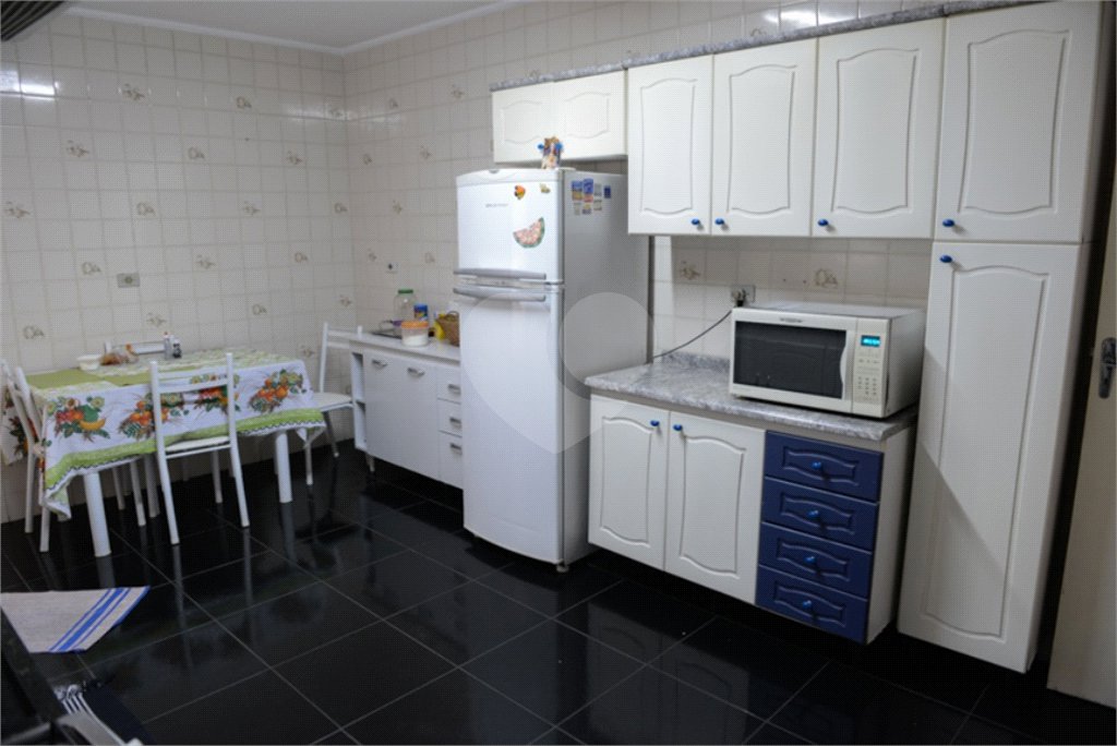Sobrado à venda com 4 quartos, sendo 2 suítes, em Tremembé, São Paulo, SP