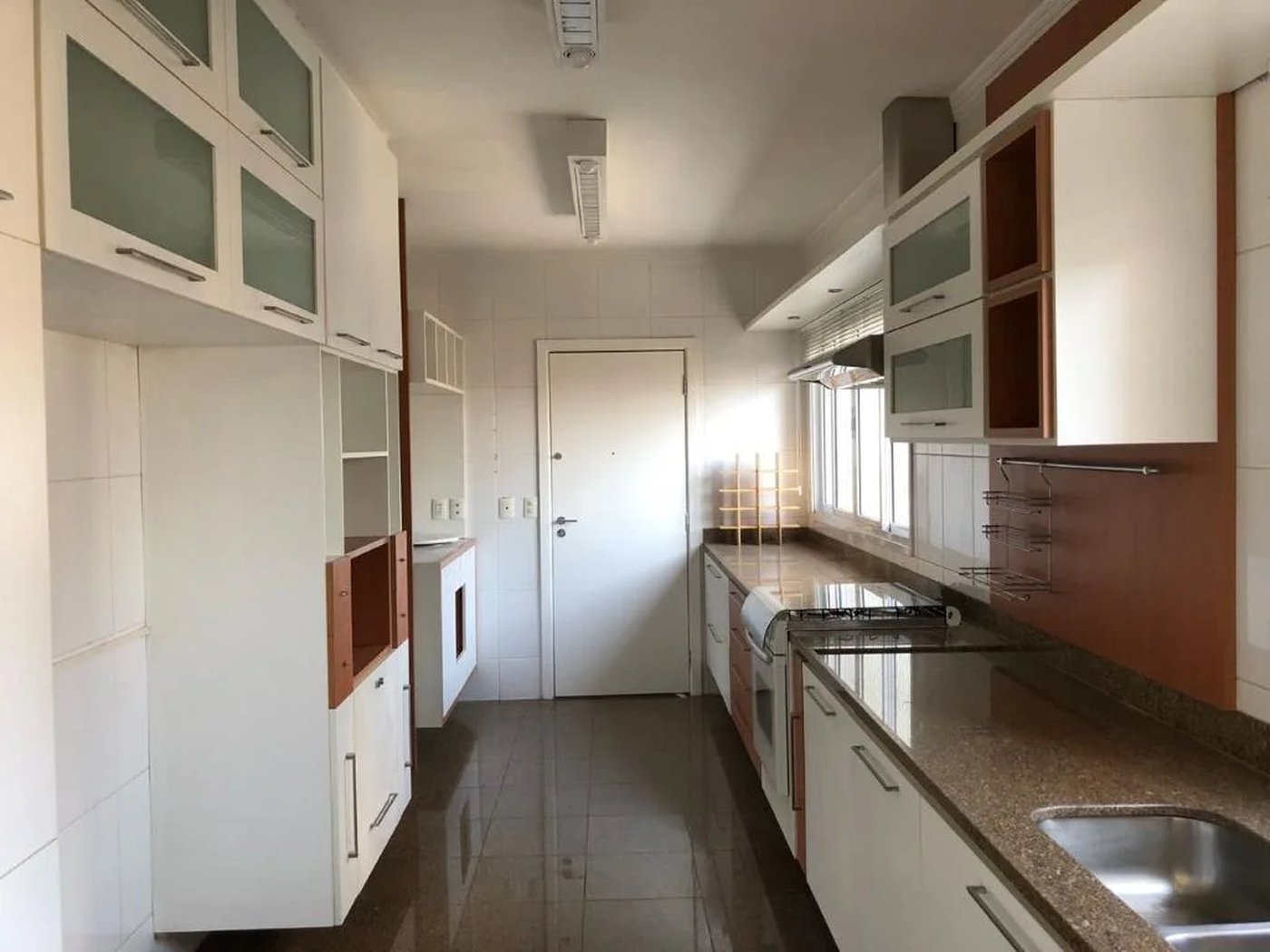 Apartamento à venda com 3 suítes em Vila Suzana, São Paulo, SP