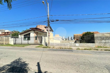 Casa à venda com 3 quartos, sendo 1 suíte, em Jardim Pires de Mello, Sorocaba, SP