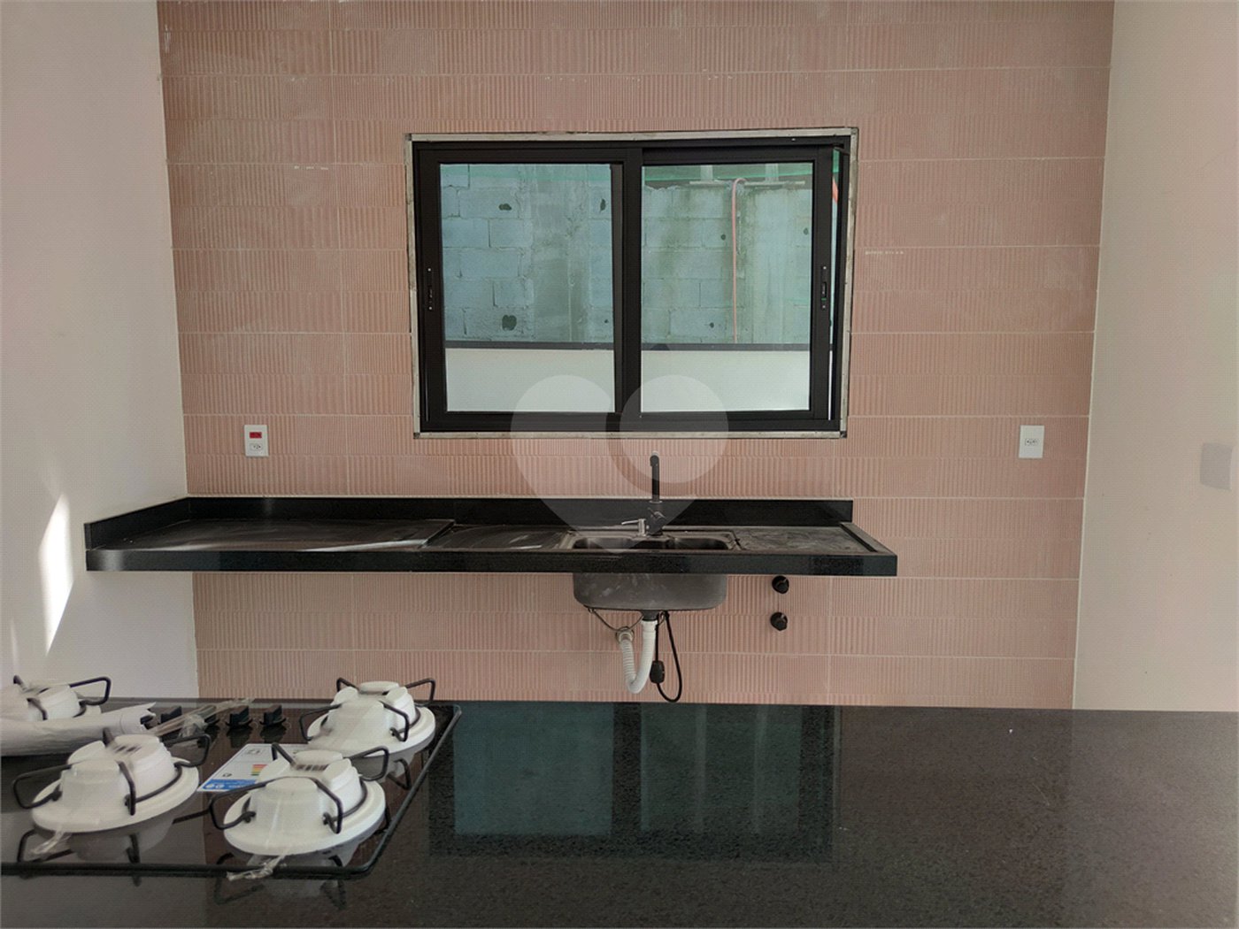 Casa à venda com 3 suítes no condomínio Aruã Brisas, Mogi das Cruzes - SP