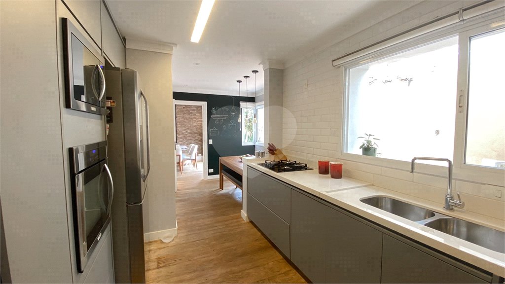 Casa à venda com 4 quartos, sendo 3 suítes, no condomínio Brisa Verde, São Paulo - SP