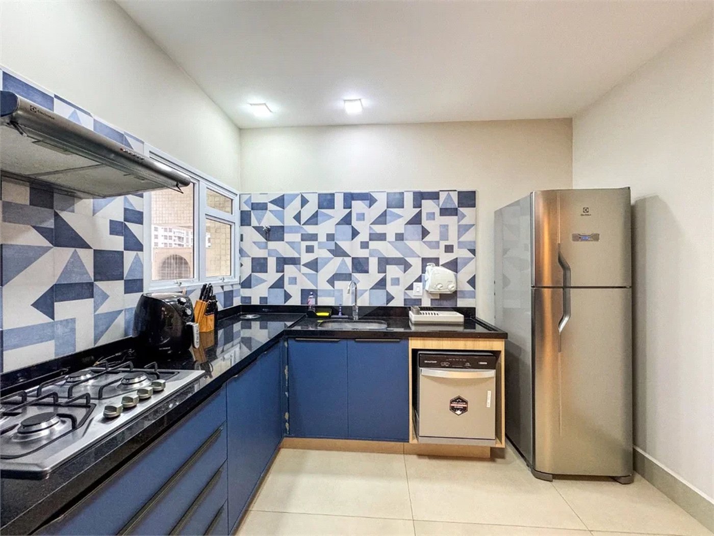 Apartamento à venda com 3 suítes em Riviera de São Lourenço, Bertioga, SP