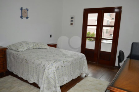 Casa à venda com 4 quartos, sendo 2 suítes, em Vila Mogilar, Mogi das Cruzes, SP