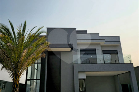 Casa à venda com 4 quartos, sendo 3 suítes, no condomínio Alphaville Nova Esplanada 4, Votorantim - SP