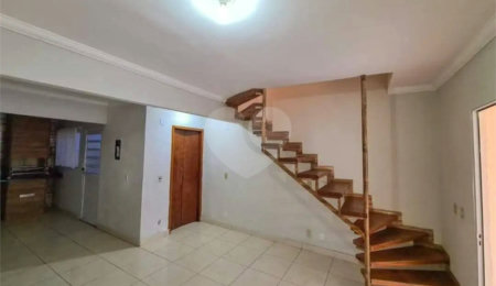 Casa à venda com 2 quartos no condomínio Villagio dos Pinhais, Pinhalzinho - SP