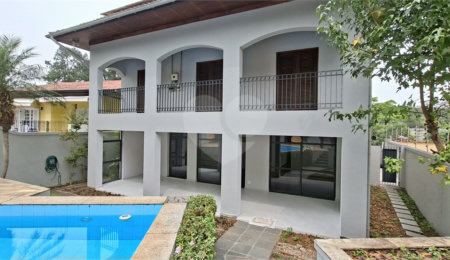 Casa à venda com 4 quartos, sendo 2 suítes, em Jardim Marajoara, São Paulo, SP
