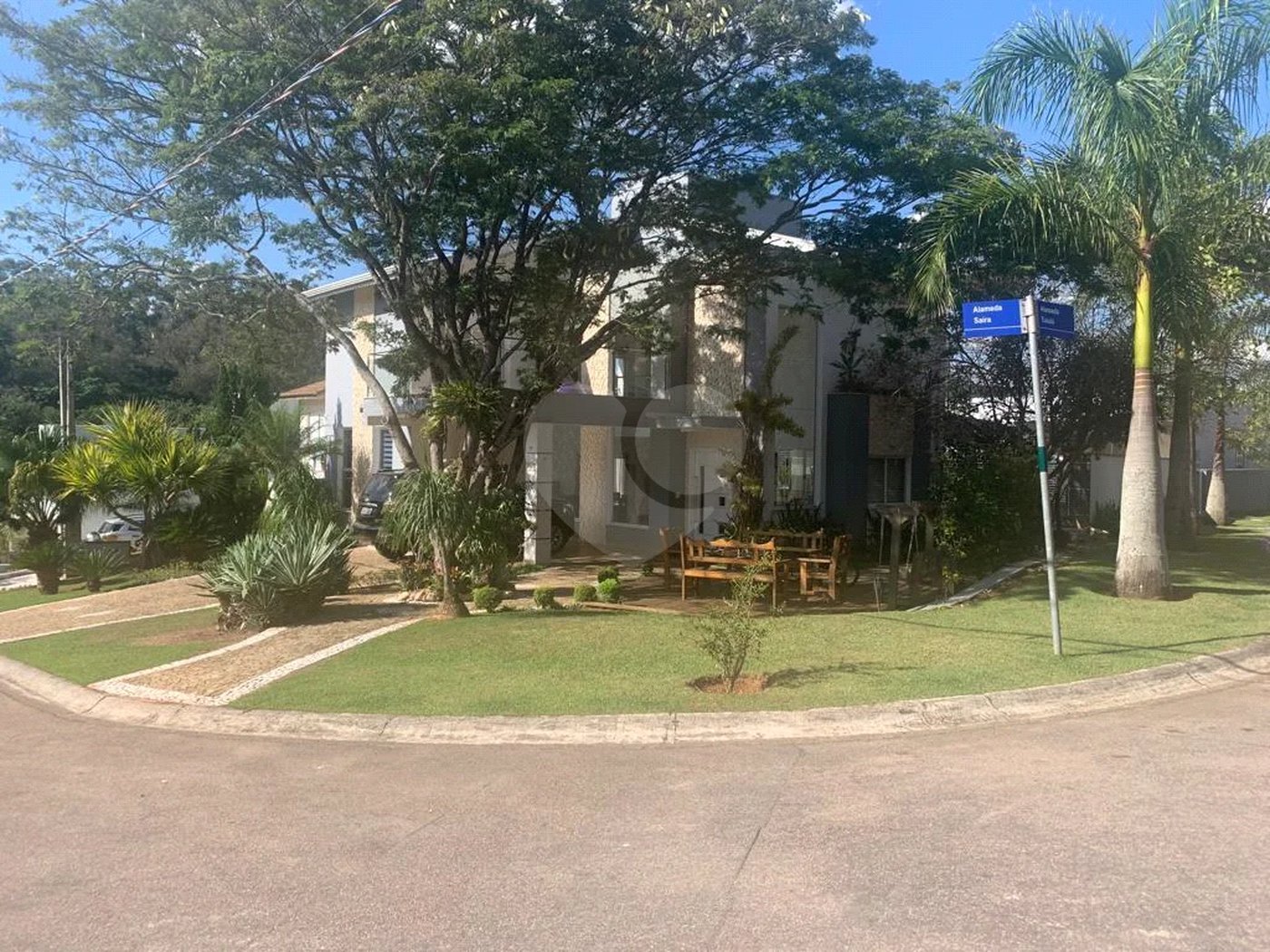 Casa à venda com 4 quartos, sendo 1 suíte, no condomínio Ibiaram, Itupeva - SP