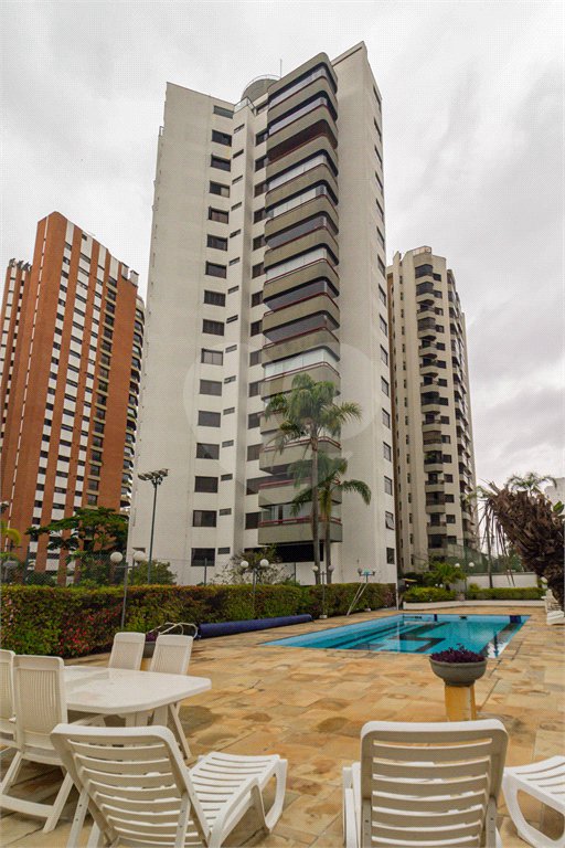 Apartamento à venda com 4 quartos, sendo 3 suítes, em Campo Belo, São Paulo, SP