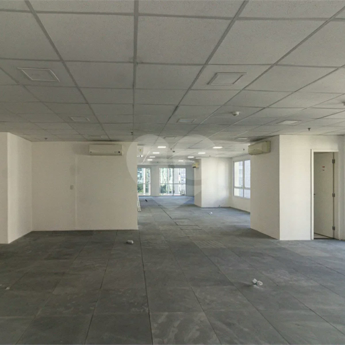 Sala comercial em localização estratégica