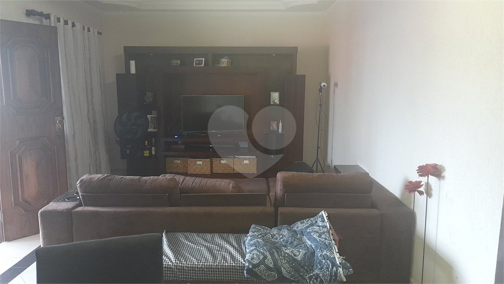 Sobrado à venda com 3 quartos, sendo 1 suíte, em Tremembé, São Paulo, SP