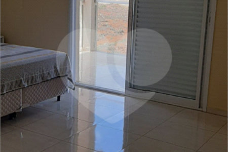 Casa à venda com 3 suítes no condomínio Parque Residencial Shambala 3, Atibaia - SP
