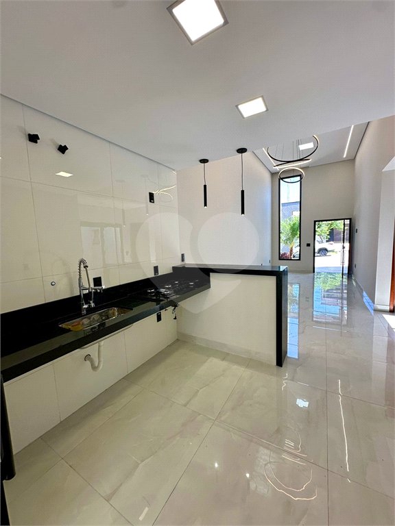 Casa à venda com 3 quartos, sendo 1 suíte, no condomínio Horto Florestal Villagio, Sorocaba - SP