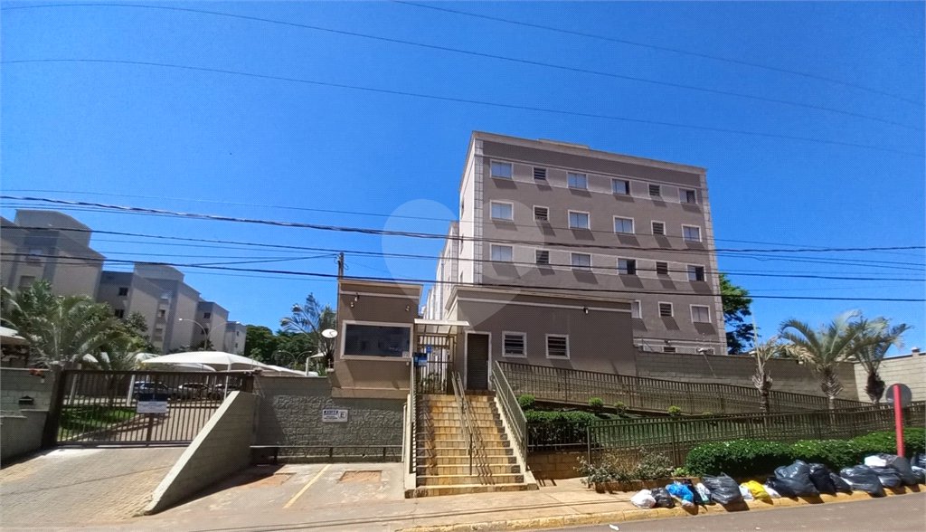 Apartamento no Condomínio Monte Olimpo .