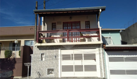 Sobrado à venda com 2 quartos em Reneville, Mairinque, SP