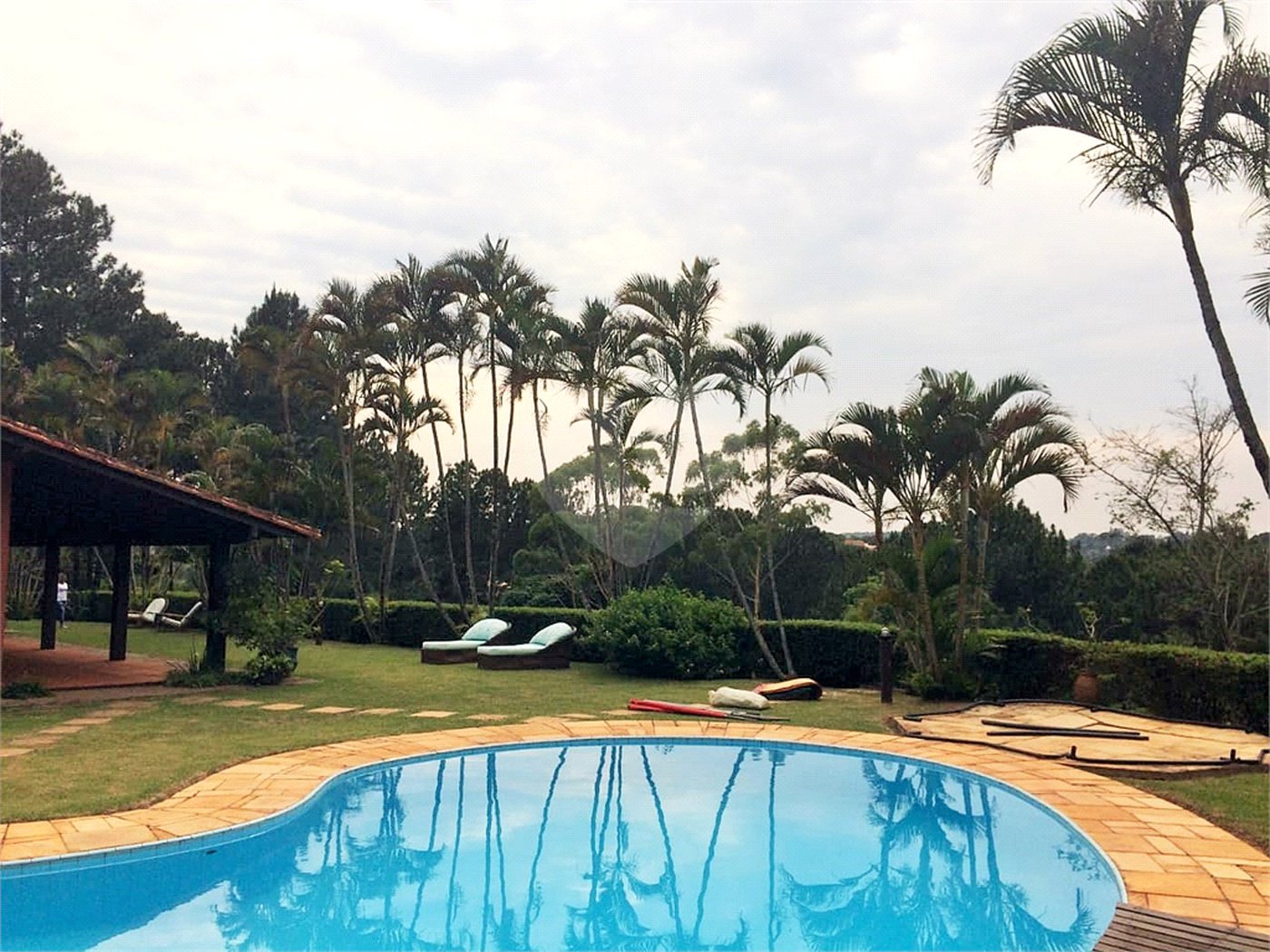 Casa em condomínio à venda ou para alugar com 4 quartos, sendo 2 suítes, em Caixa D´água, Vinhedo, SP