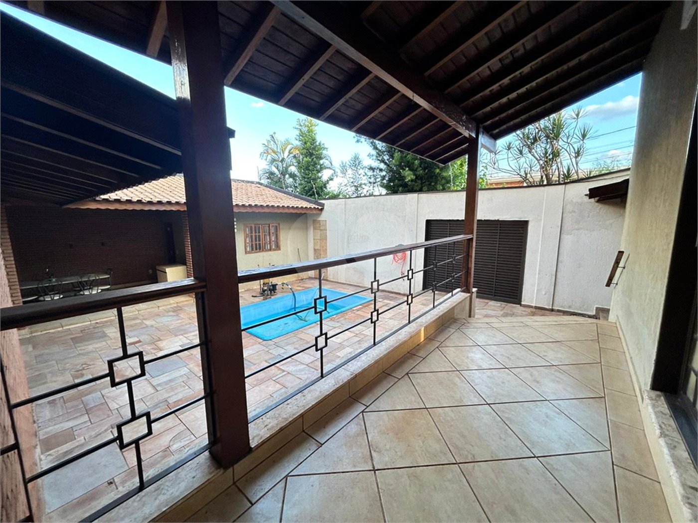 Sobrado à venda com 3 quartos, sendo 1 suíte,  em Parque dos Bandeirantes, Ribeirão Preto, SP