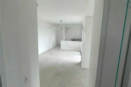 Apartamento à venda com 3 quartos, sendo 1 suíte,  em Vila Suzana, São Paulo, SP