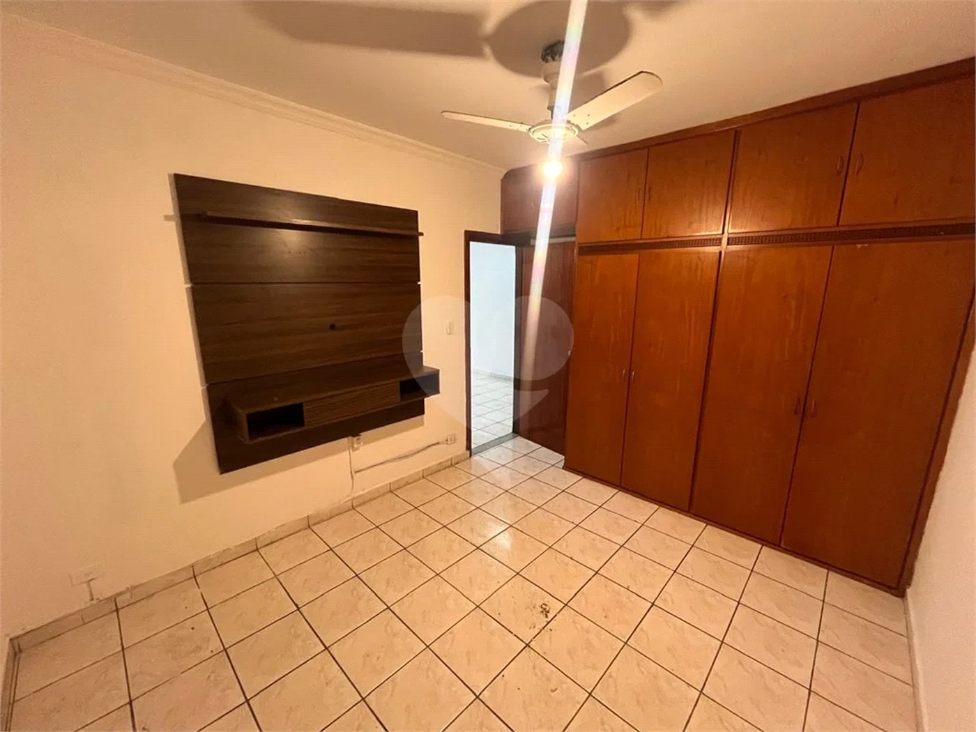 Casa Assobradada à Venda – Conforto, Excelente Acabamento e Localização Central
