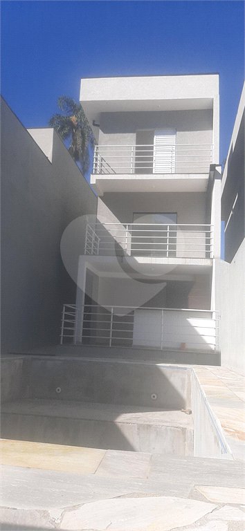 Sobrado à venda com 3 quartos, sendo 1 suíte, em Serra da Cantareira, Mairiporã, SP