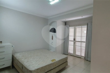 Casa à venda com 4 quartos, sendo 3 suítes, no condomínio Vila Inglesa, Sorocaba - SP