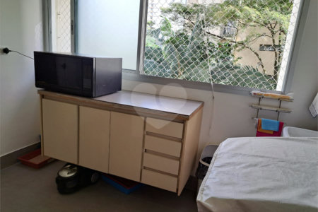 Apartamento à venda com 3 quartos, sendo 1 suíte, em Vila Uberabinha, São Paulo, SP