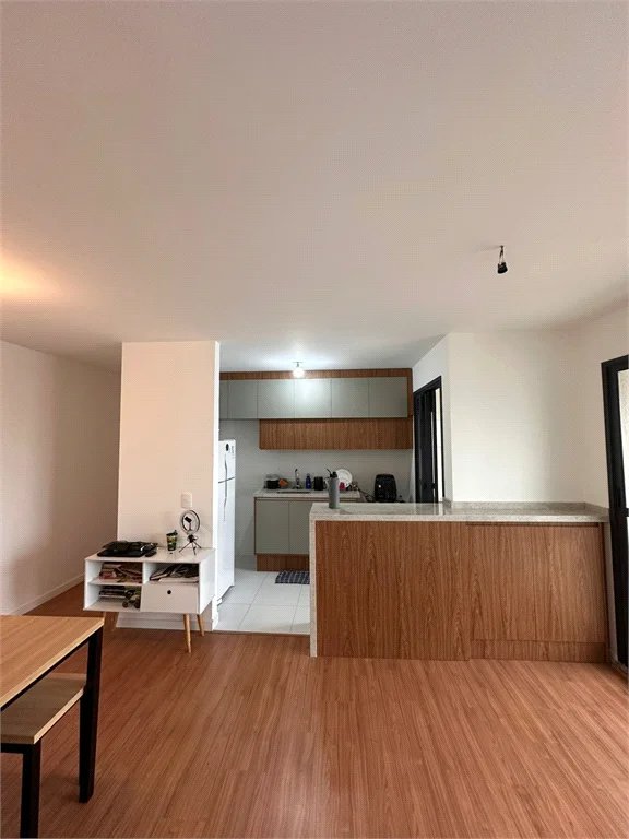Apartamento à venda com 3 quartos, sendo 1 suíte, em Vila Anastácio, São Paulo, SP