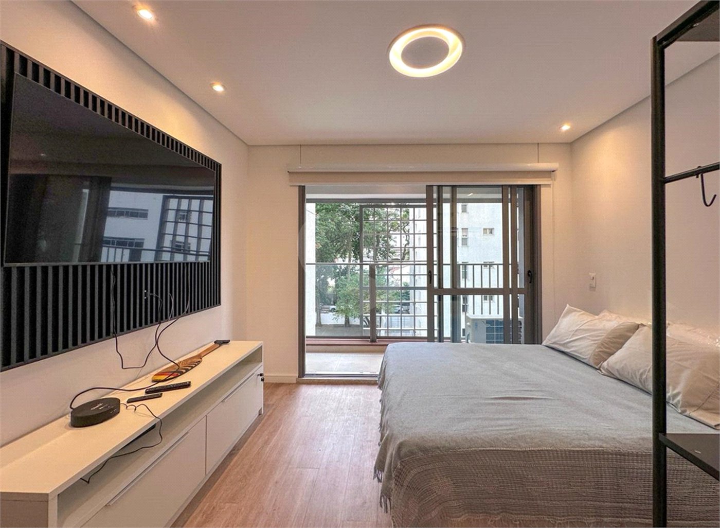 Apartamento à venda ou para alugar com 1 suíte em Campo Belo, São Paulo, SP