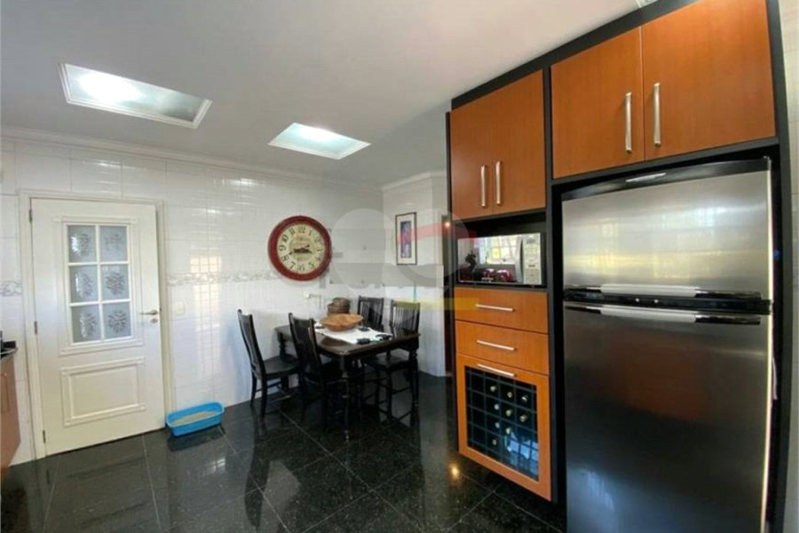 Casa à venda com 4 suítes em Jardim Floresta, São Paulo, SP