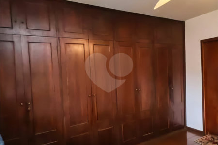 Sobrado à venda com 3 quartos, sendo 1 suíte,  em Vila Universitária, São Paulo, SP