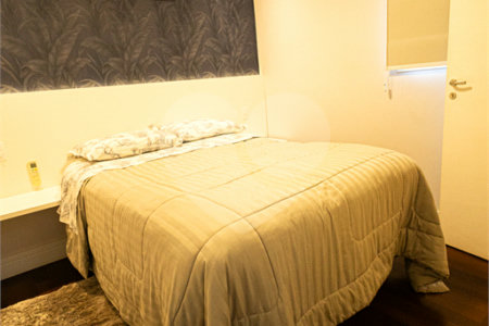 Apartamento à venda com 5 quartos, sendo 4 suítes,  em Parque Reboucas, São Paulo, SP