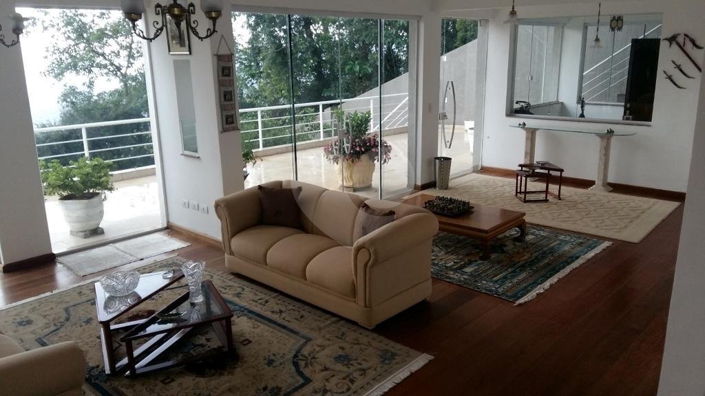 Casa à venda com 5 suítes no condomínio Parque Imperial da Cantareira, Mairiporã - SP