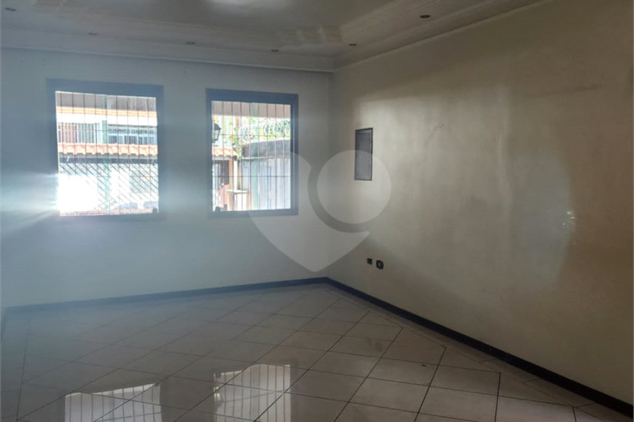 Sobrado à venda com 4 quartos, sendo 3 suítes, em Jaçanã, São Paulo, SP