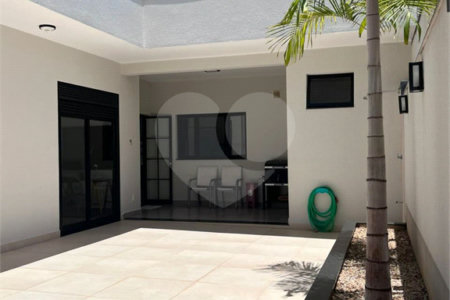 Casa à venda com 3 quartos, sendo 1 suíte, no condomínio Cond Laguna, Indaiatuba - SP