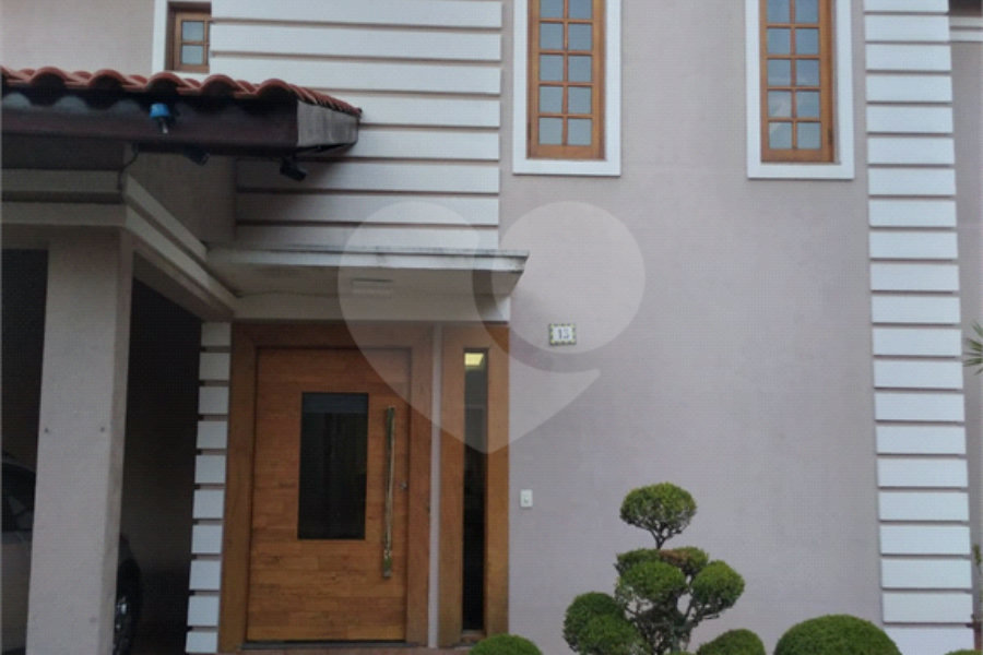 Casa à venda com 4 quartos, sendo 3 suítes, no condomínio Da Serra, São Paulo - SP