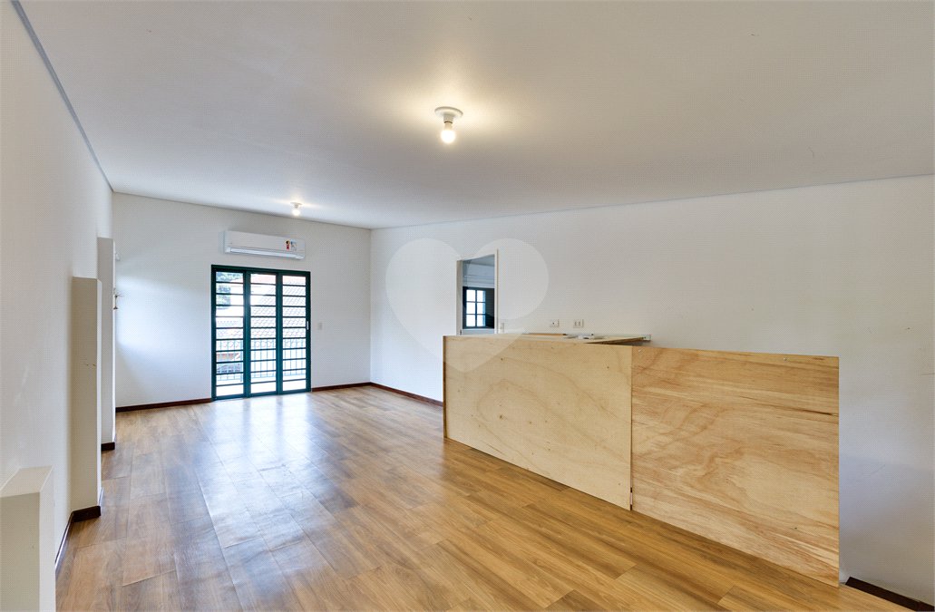 Casa para alugar com 5 quartos, sendo 3 suítes,  em Chácara Monte Alegre, São Paulo, SP