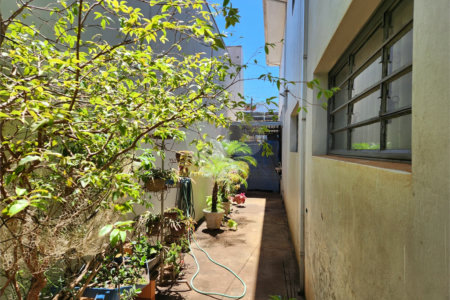 Sobrado à venda com 3 quartos, sendo 1 suíte, em Jardim Floridiana (vila Xavier), Araraquara, SP