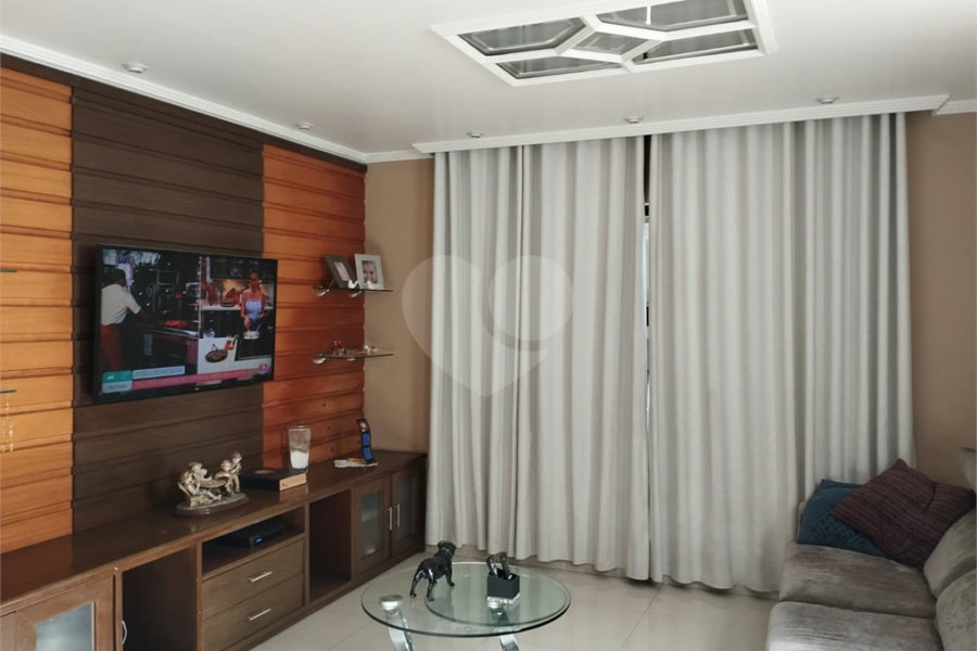 Sobrado à venda com 4 quartos, sendo 1 suíte, em Tremembé, São Paulo, SP