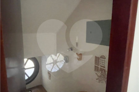 Sobrado à venda com 4 quartos, sendo 1 suíte,  em Jardim Ester Yolanda, São Paulo, SP
