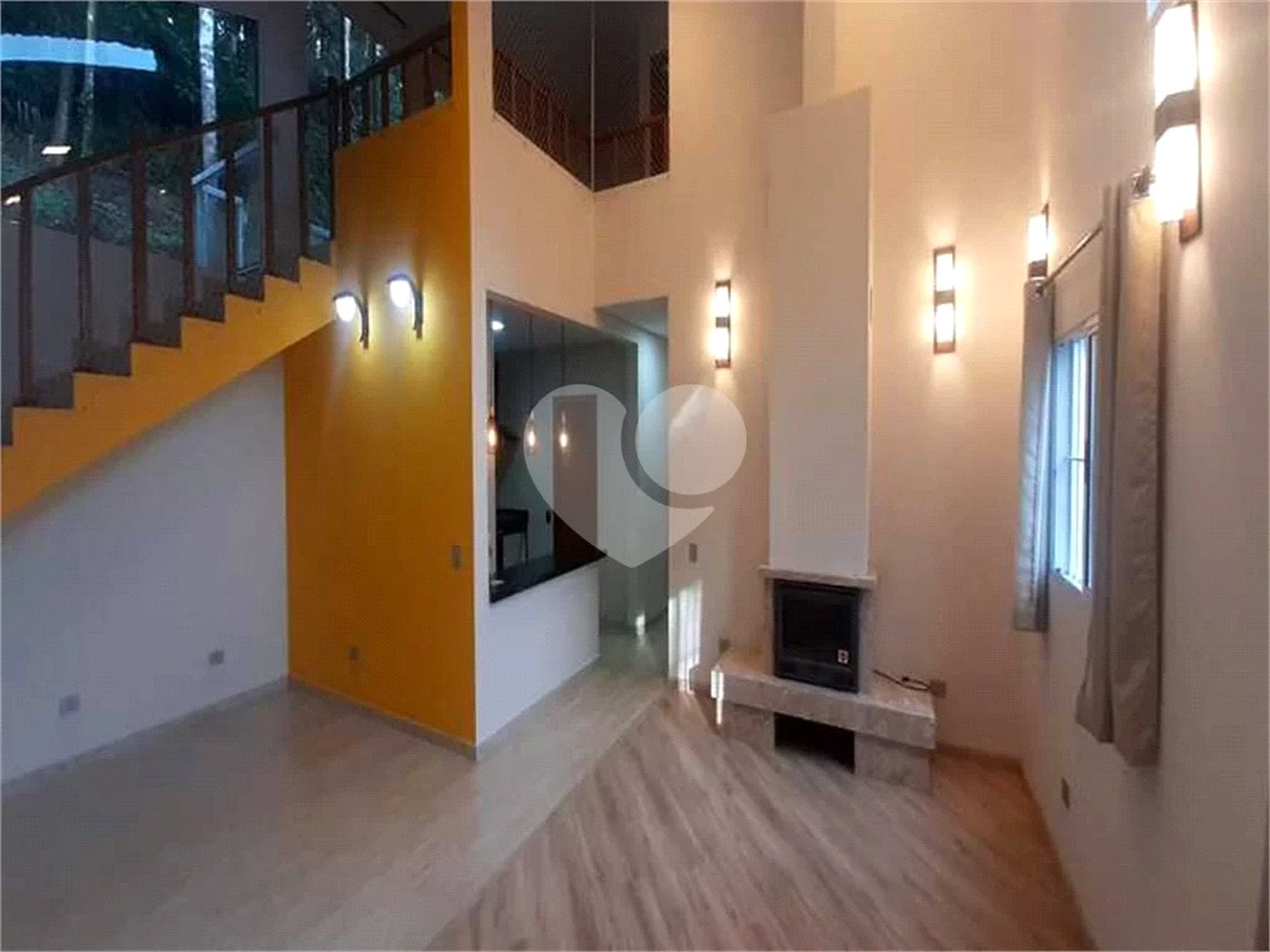 Casa à venda com 3 quartos, sendo 1 suíte, no condomínio Jardim da Montanha I, Mairiporã - SP