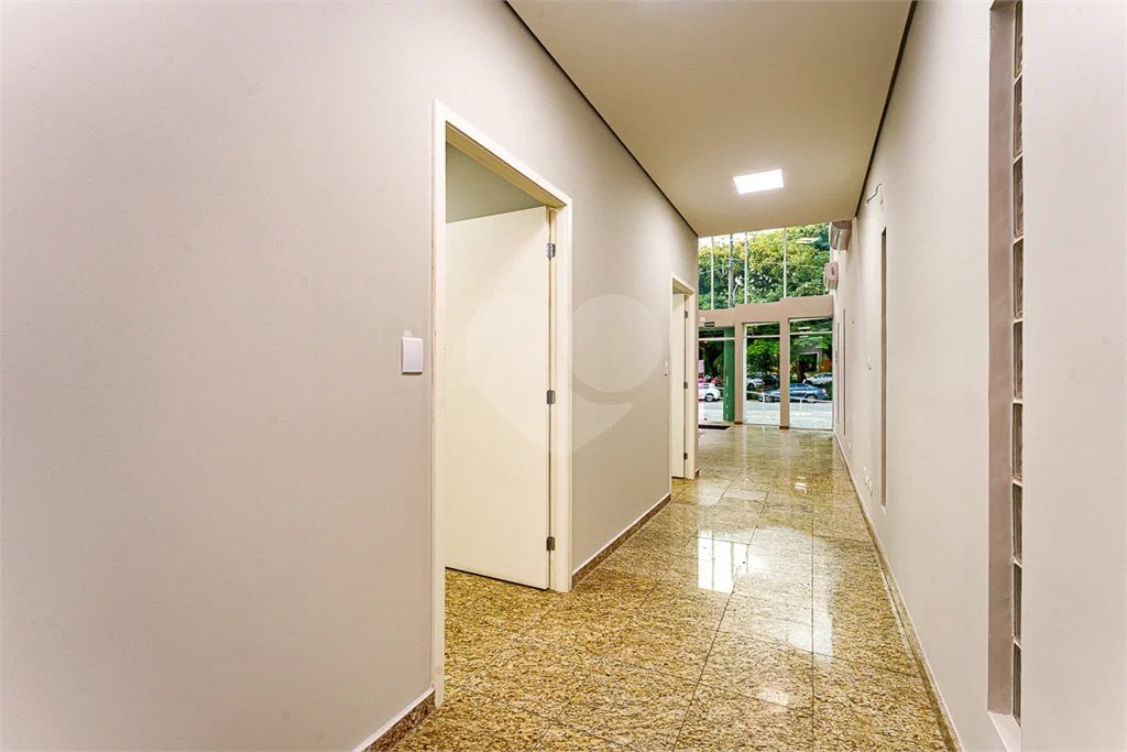 Prédio inteiro comercial á venda e locação na Vila Leopoldina.