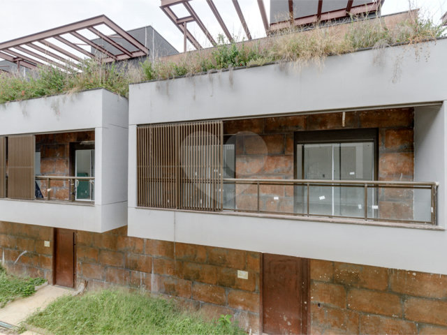 Casa à venda com 4 quartos, sendo 3 suítes,  no condomínio Jardim Chapel, São Paulo - SP