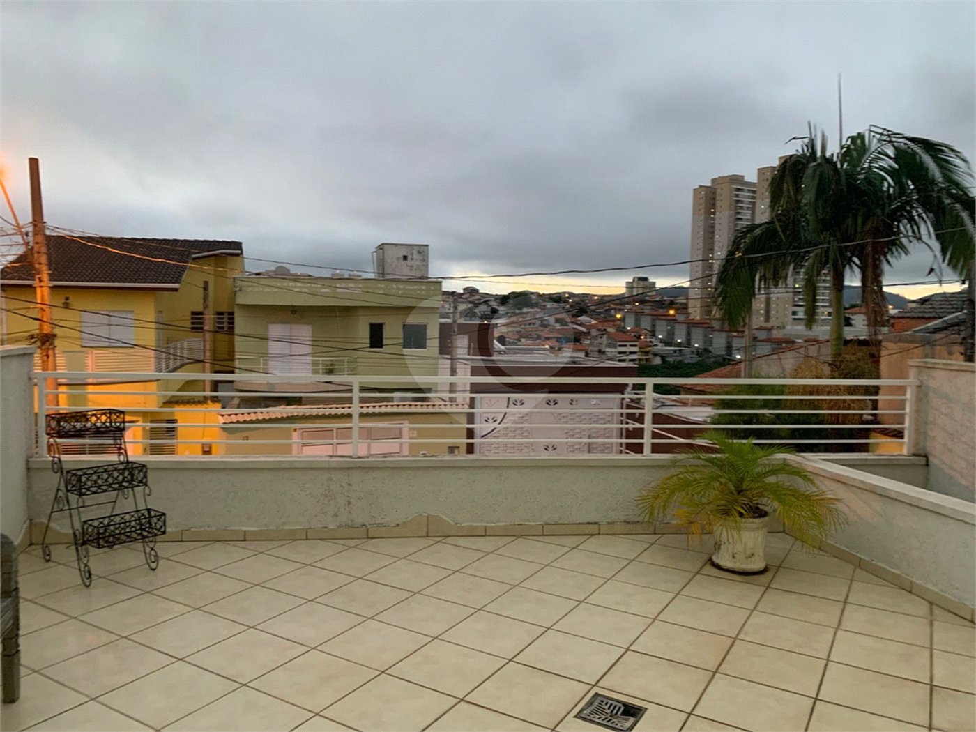 Sobrado à venda com 3 quartos, sendo 1 suíte, em Residencial Novo Horizonte I, Mogi das Cruzes, SP