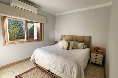 Casa à venda com 4 quartos, sendo 2 suítes, no condomínio Residencial Jardim Primavera, Louveira - SP