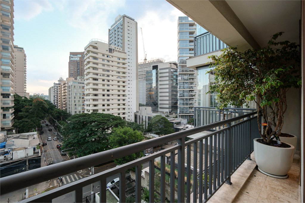 Apartamento à venda ou para alugar com 2 suítes em Jardim Paulistano, São Paulo, SP