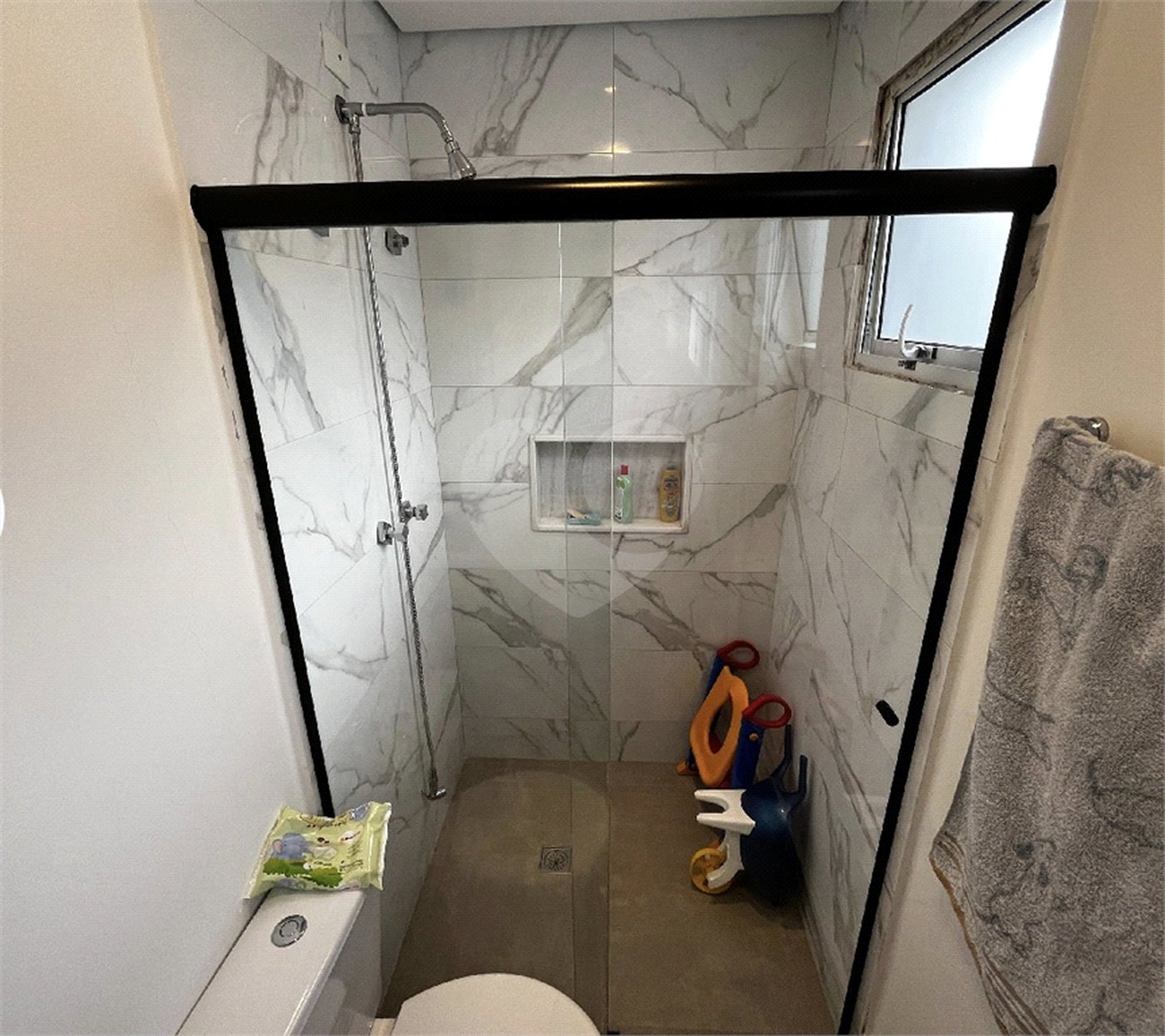 Casa à venda com 3 suítes no condomínio Barbará IV, São Paulo - SP