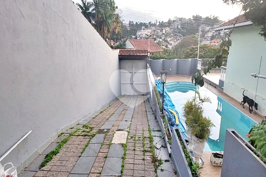Casa Térrea à venda ou para alugar com 4 quartos, sendo 2 suítes, no Centro, Mairiporã, SP