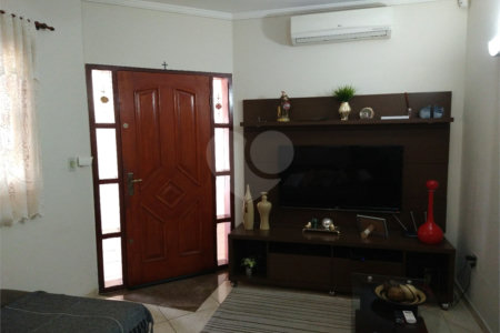Sobrado à venda com 3 quartos, sendo 2 suítes, em Jardim Hubert, Indaiatuba, SP