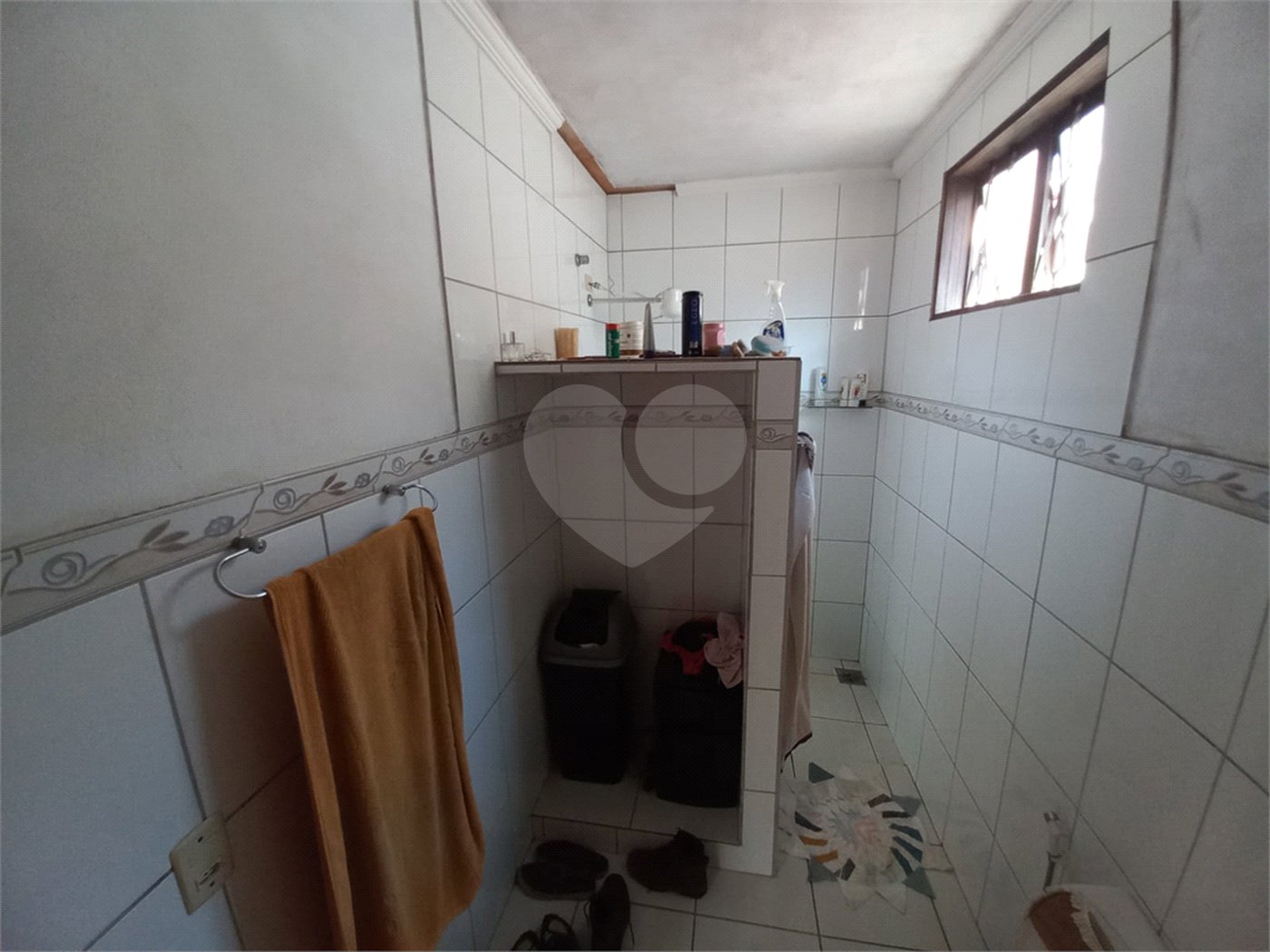 Casa térrea com 2 dormitórios.
